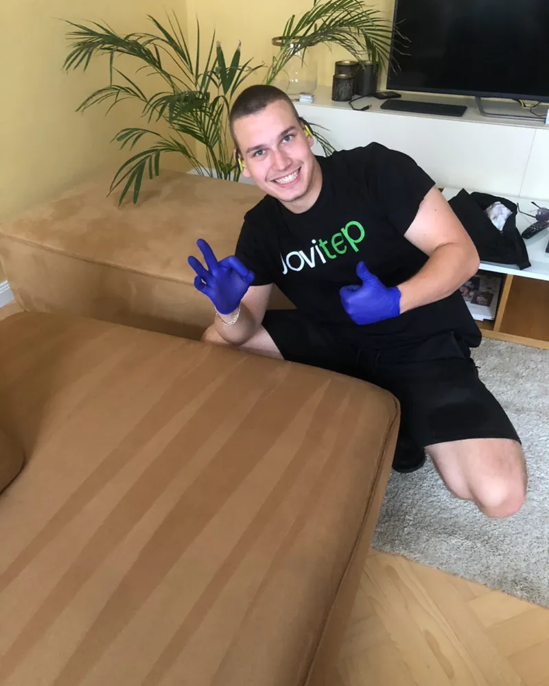 Pred a po čistení sedačky 9