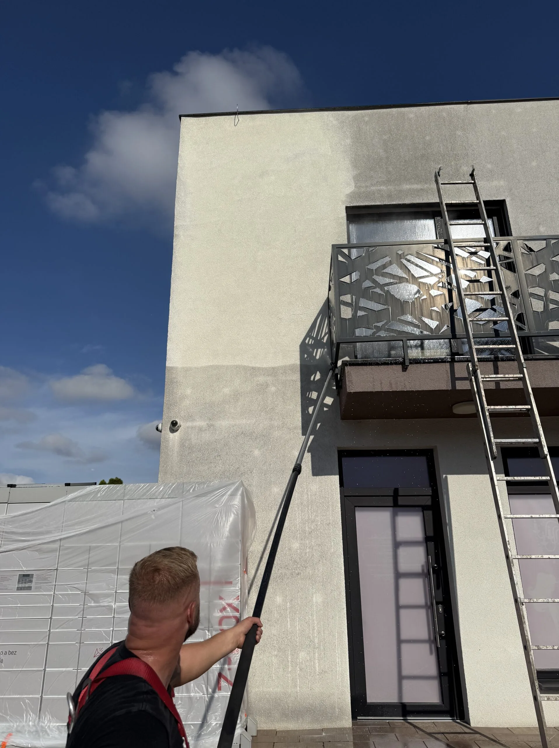 Čistenie fasády - pred a po fotografii 4